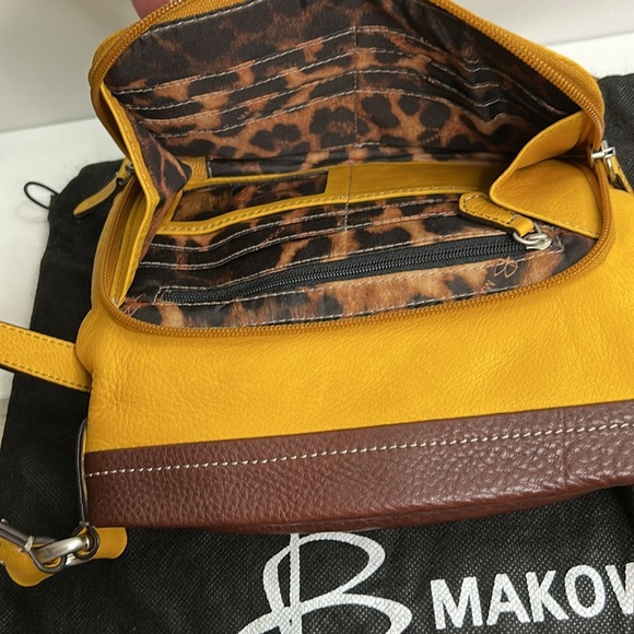 B. Makowsky Yellow and Brown cheetah print interior Crossbody purse w/dust bag - Picture 5 of 13